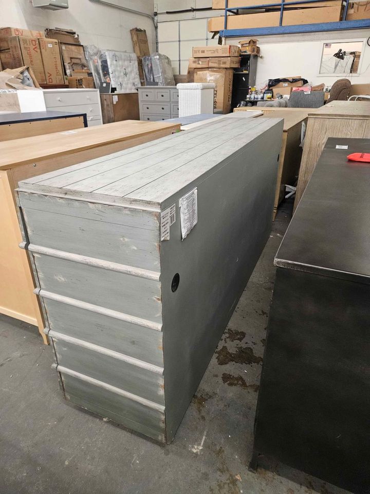 66111 Coast To Coast Furniture Four Door Four Drawer Credenza ( Retails $2000 ) - Image 4