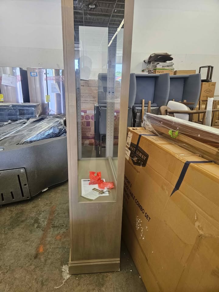 Breindel Dining Cabinet By Howard Miller - Image 7