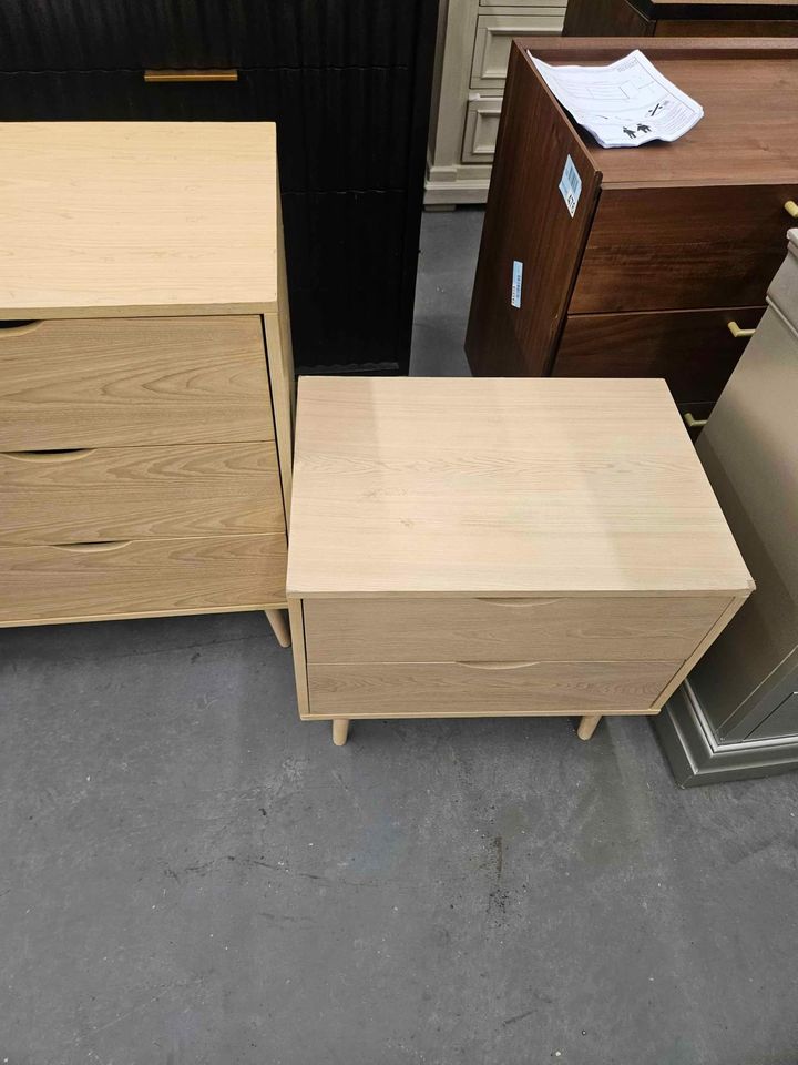 Clara 2-Drawer Nightstand In White Wash - Image 7