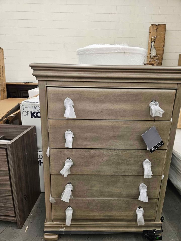 Lexorne B924-46 Five Drawer Chest - Image 7