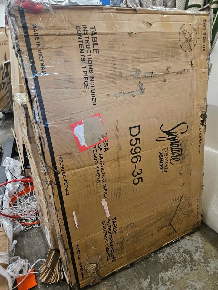 Haddigan Extendable Dining Table Item# D596-35 - Image 5