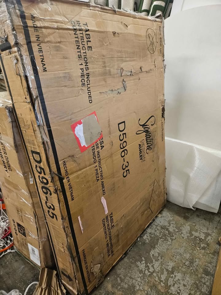 Haddigan Extendable Dining Table Item# D596-35 - Image 6