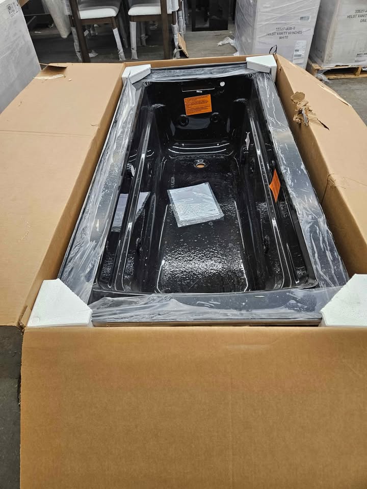 Kohler Archer 66'' x 32'' integral apron Heated BubbleMassage air bath and whirlpool with righthand - Image 2