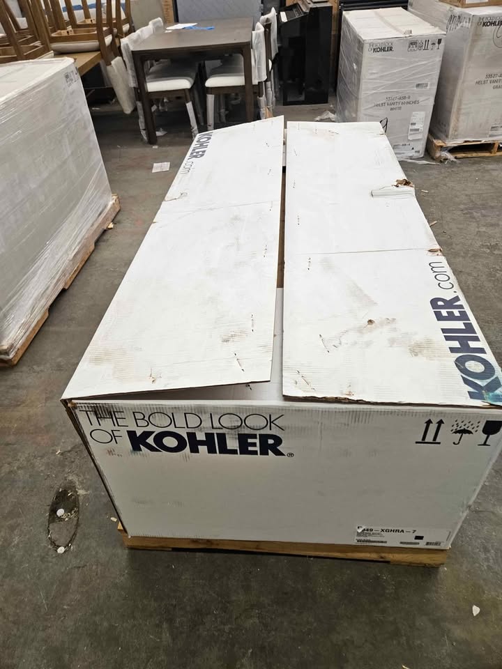Kohler Archer 66'' x 32'' integral apron Heated BubbleMassage air bath and whirlpool with righthand - Image 8