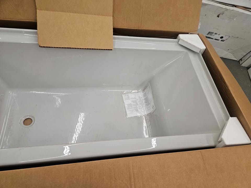 Kohler Underscore 60'' x 30'' alcove bath with integral flange and left-hand drain ( Ice Grey ) - Image 2