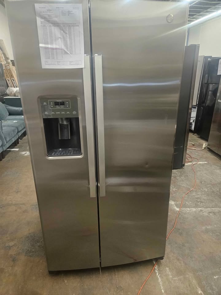 GE. 25.3 cu. ft. Side by Side Refrigerator in Fingerprint Resistant Stainless Steel, Standard Depth - Image 8