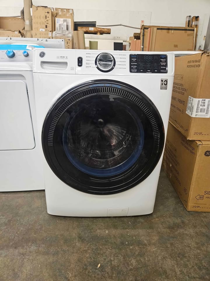 GE 5.0 cu.ft. Smart Front Load Washer in White with Steam, UltraFresh Vent System, and Microban Tech - Image 5
