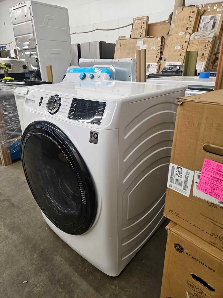 GE 5.0 cu.ft. Smart Front Load Washer in White with Steam, UltraFresh Vent System, and Microban Tech - Image 7