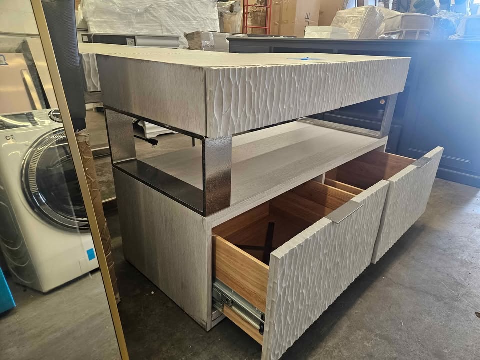 Alesio File Credenza - Elegant Weathered Bone Design with Four Drawers & Shiny Nickel Accents - Image 9