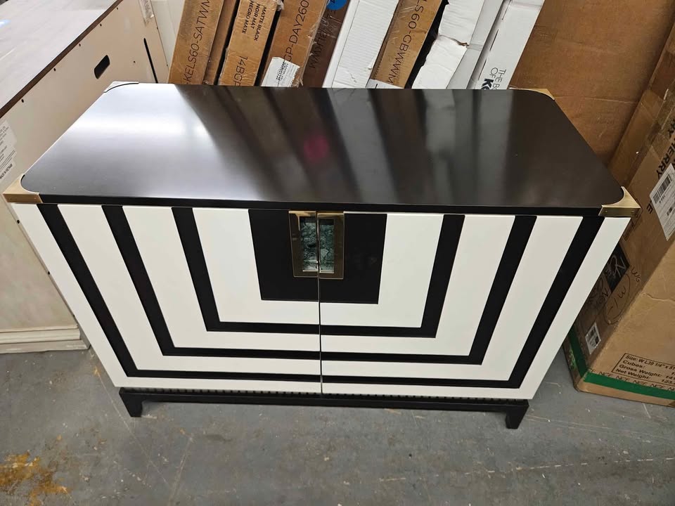 Caracole Classic Theseus Rectangle Accent Chest - Image 7