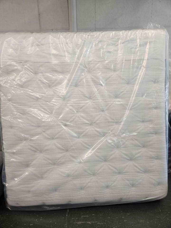 Beautyrest Silver BRS900 Plush ( King ) - Image 7