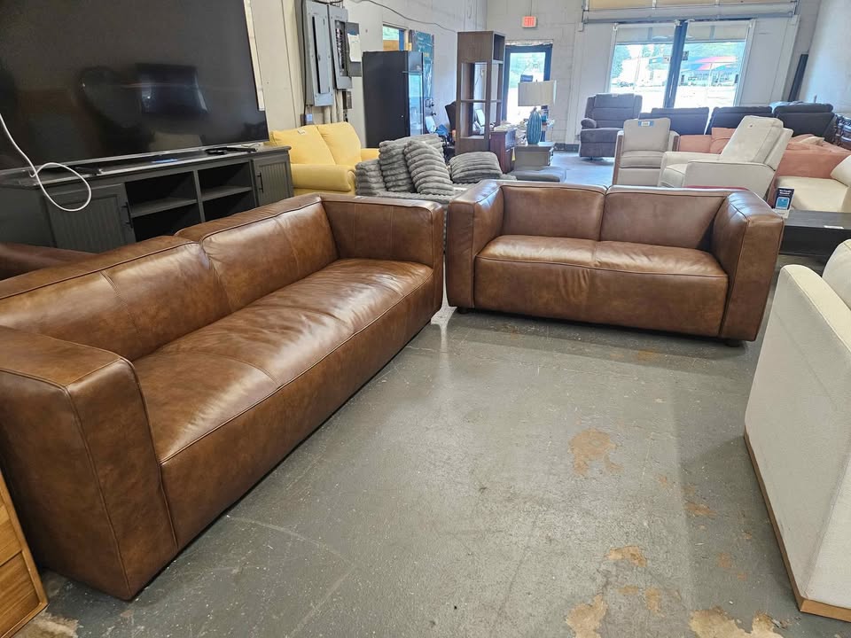 Brady 2-Piece Leather Collection - Image 5