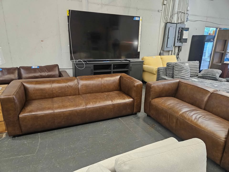 Brady 2-Piece Leather Collection - Image 7