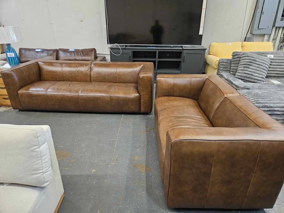 Brady 2-Piece Leather Collection - Image 9