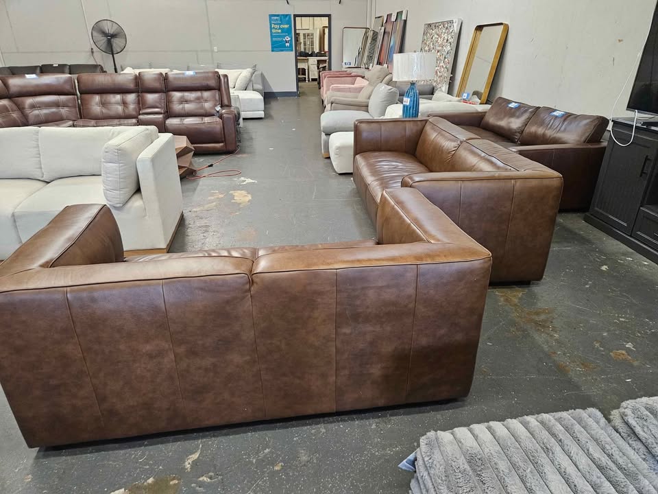 Brady 2-Piece Leather Collection - Image 10