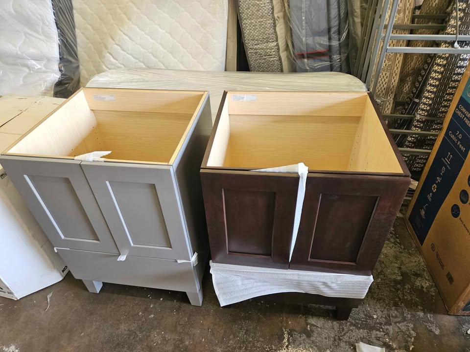 KOHLER Poplin 24 in. Bath Vanity Cabinet Only in Claret Suede and Mohair Grey - Image 4