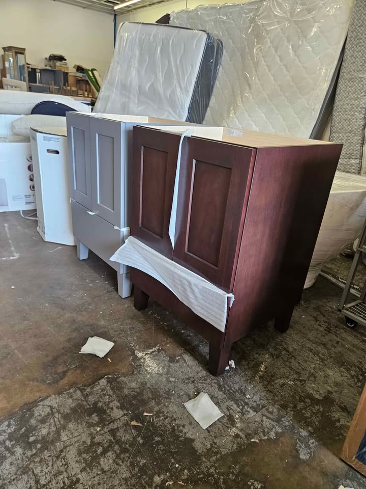 KOHLER Poplin 24 in. Bath Vanity Cabinet Only in Claret Suede and Mohair Grey - Image 5