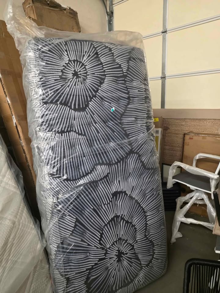 Serta Perfect Sleeper X Quilted Hybrid Mattress ( T XL ) - Image 6