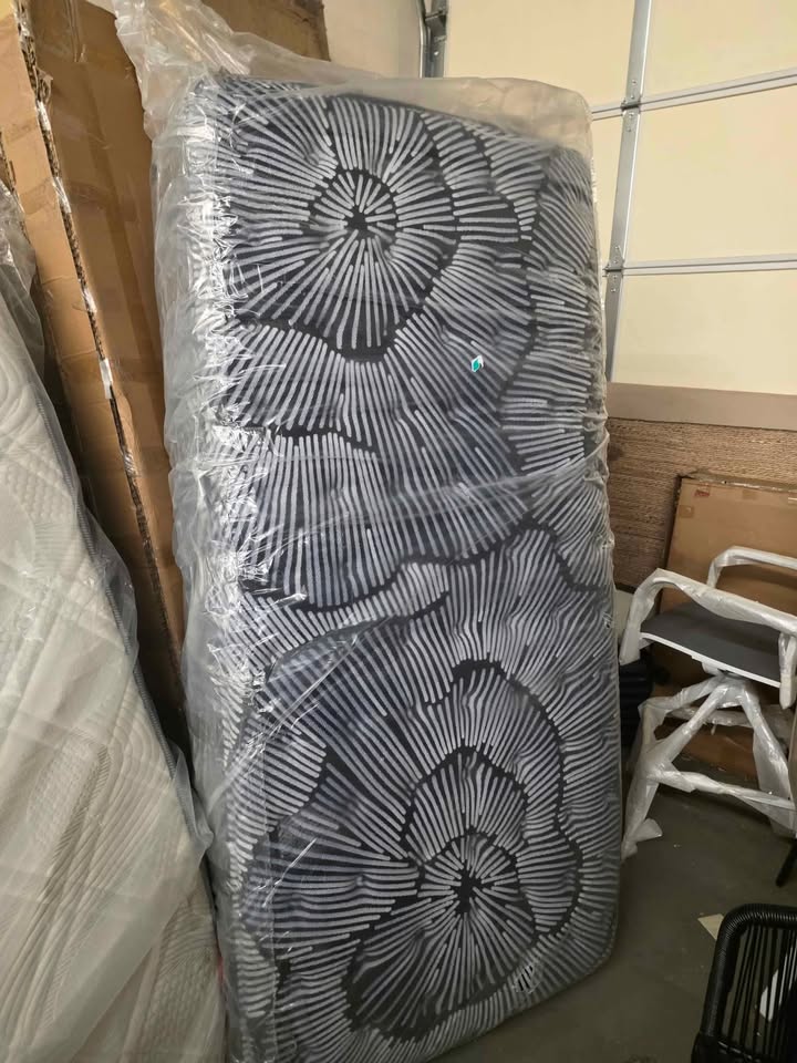 Serta Perfect Sleeper X Quilted Hybrid Mattress ( T XL ) - Image 7