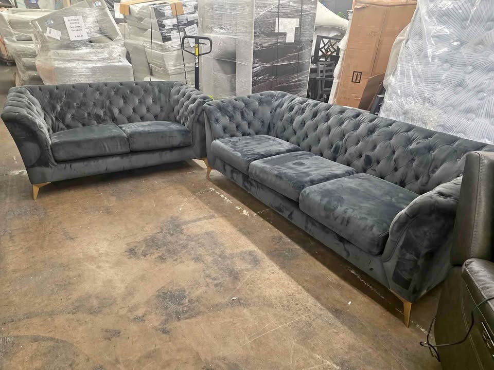 REEVES 2-PC VELVET SET