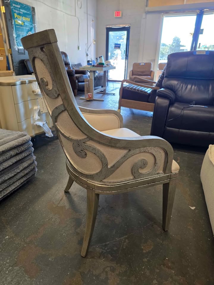 Hooker Furniture Casual Dining Sanctuary Upholstered Arm Chair ( Boucle ) - Image 8