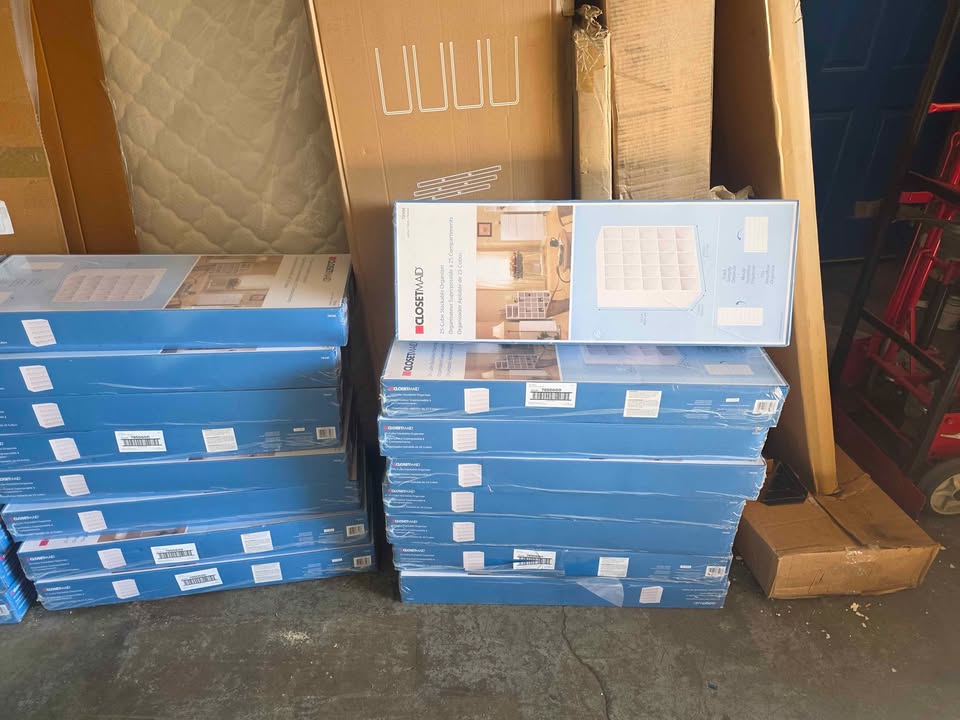 ClosetMaid 32 in. H x 24 in. W x 12 in. D White Wood Look 25-Cube Storage Organizer - Image 9