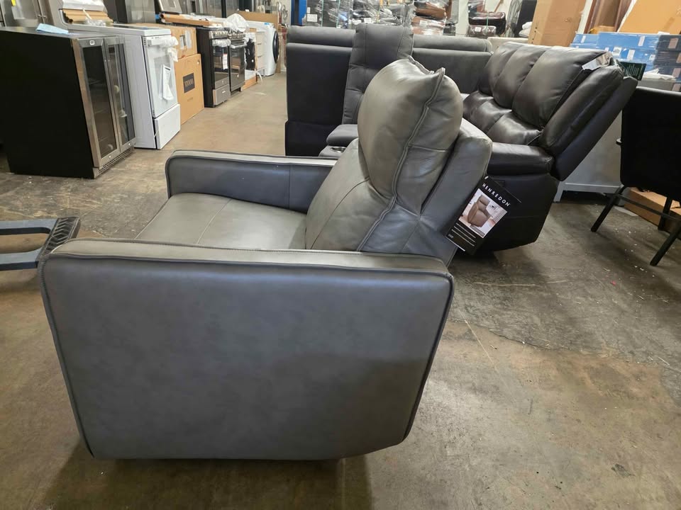 Henredon Keira Leather Zero Gravity Recliner - Image 8
