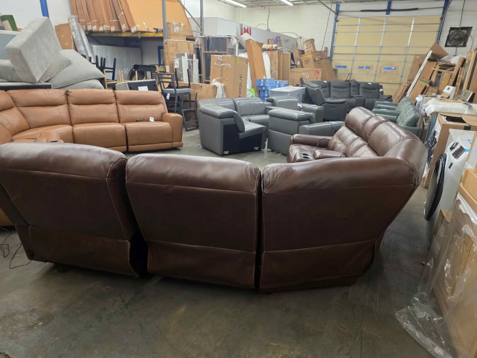 Concord 6-piece Leather Power Reclining Sectional with Power Headrests - Image 9