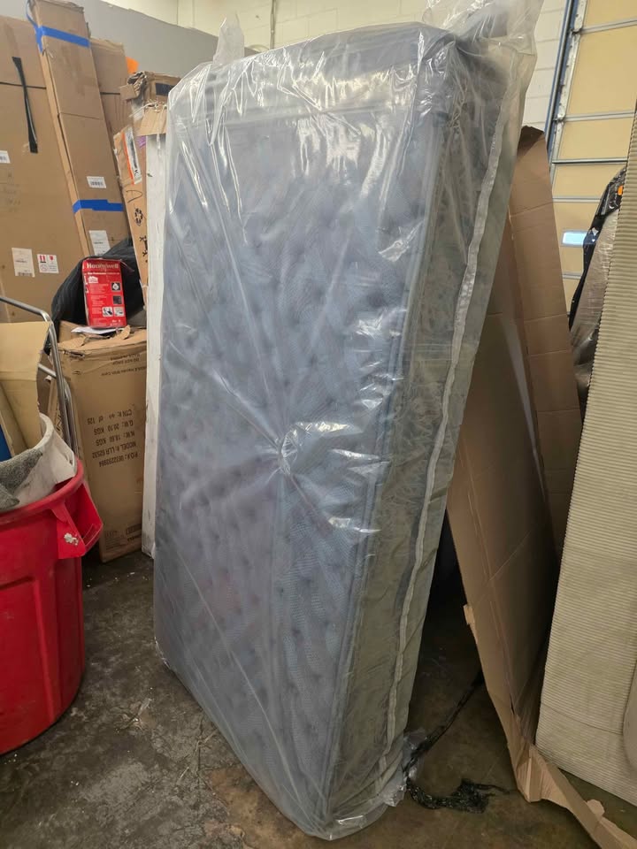 Beautyrest Black Series One 13.5" Extra Firm Tight Top - Twin - Image 7