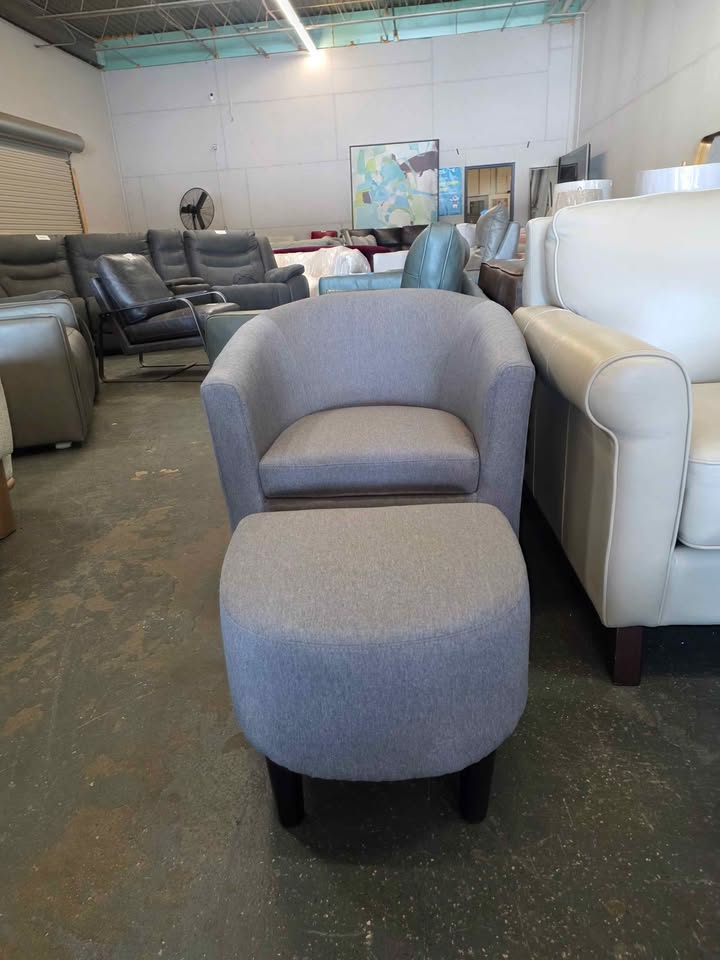 Take a Seat Churchill Cement Gray Fabric Accent Chair with Ottoma - Image 6