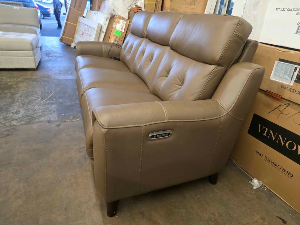 Malibu Leather Power Reclining Sofa with Power Headrests ( Retails $2900 ) - Image 4