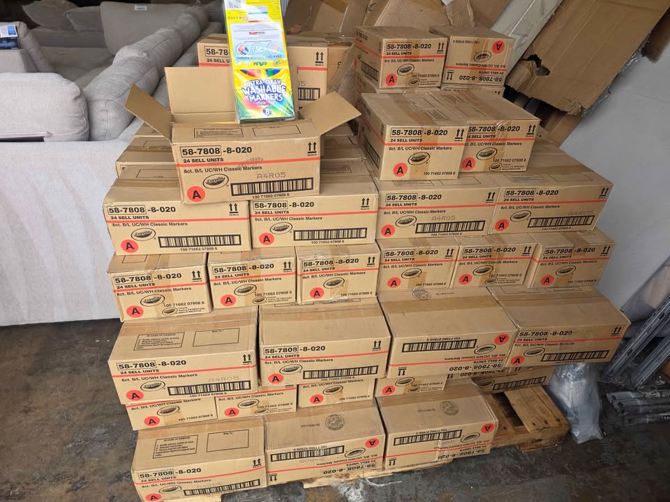 Crayola Classic Broad Line Washable Markers - 8 Piece Set ( Box of 24 pieces) - Image 4