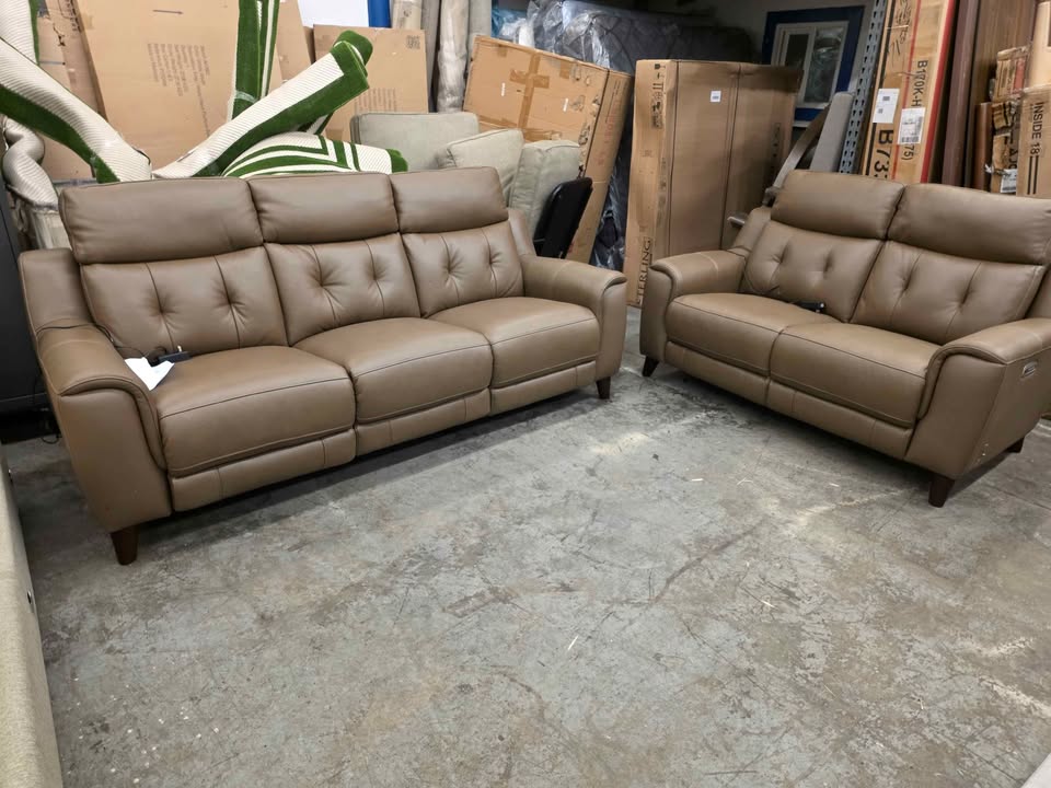 Malibu 2-piece Leather Power Reclining Set with Power Headrests – Sofa and Loveseat - Image 6