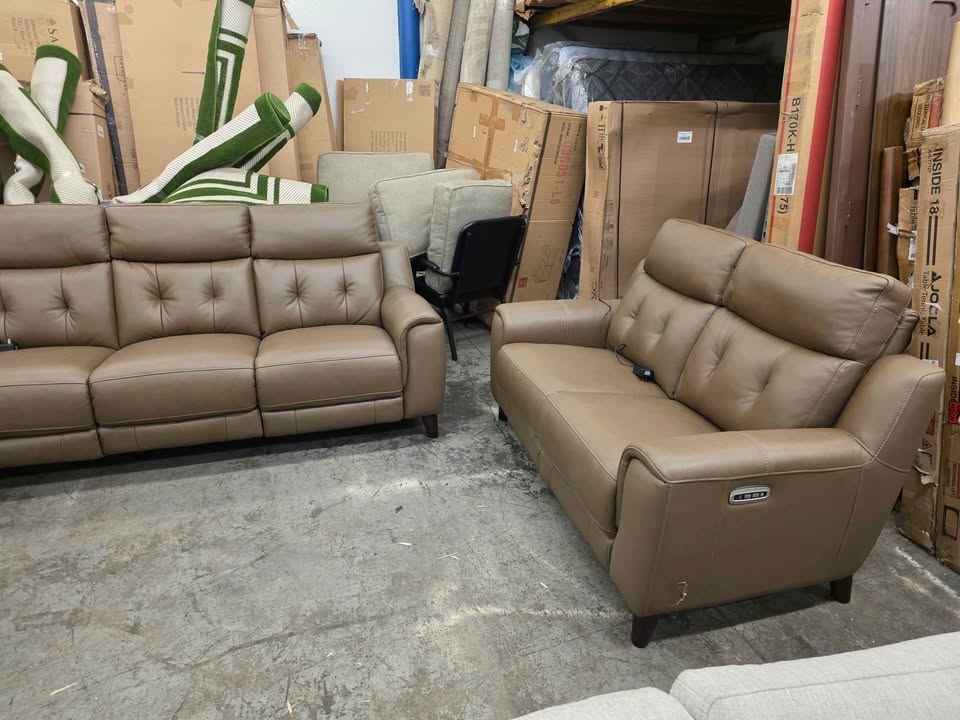 Malibu 2-piece Leather Power Reclining Set with Power Headrests – Sofa and Loveseat - Image 9