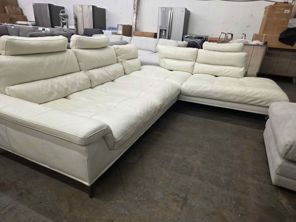 Cline 2-piece Leather Push Back Sectional ( Retails $3500 ) - Image 5