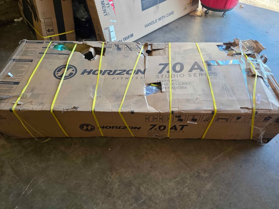 Horizon 7.0 AT Treadmill - Image 4