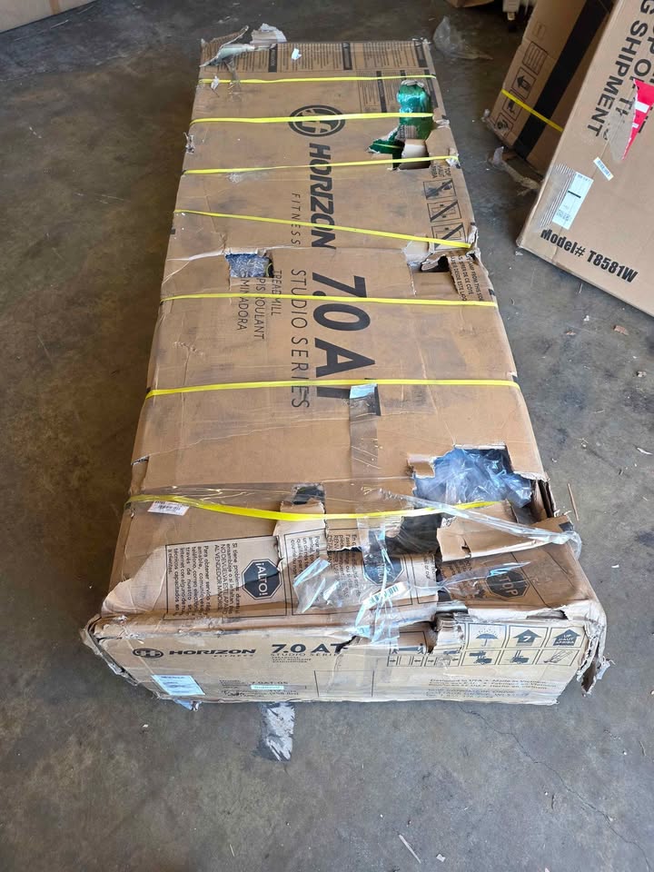 Horizon 7.0 AT Treadmill - Image 5