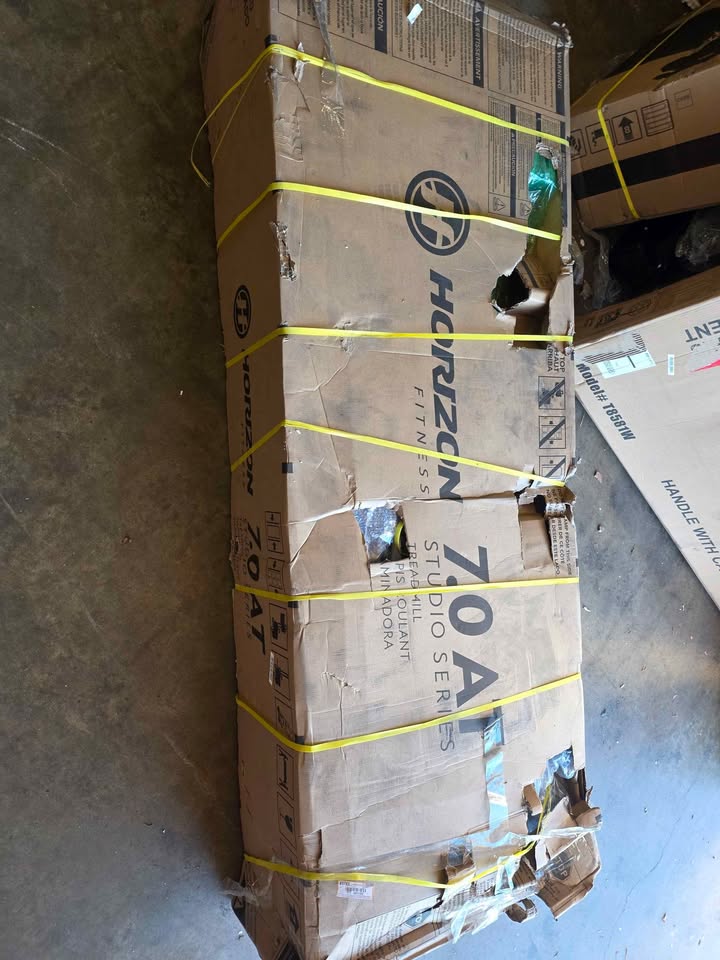 Horizon 7.0 AT Treadmill - Image 7