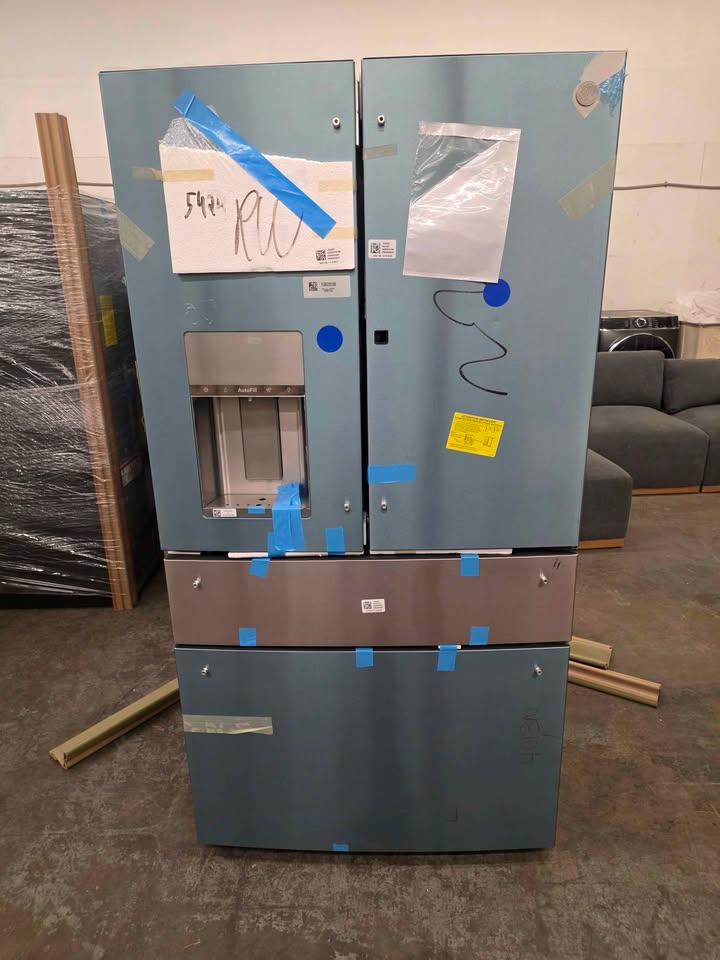 GE Profile 27.9 cu. ft. Smart 4-Door French Door Refrigerator with Door-in-Door in Fingerprint Resis - Image 6