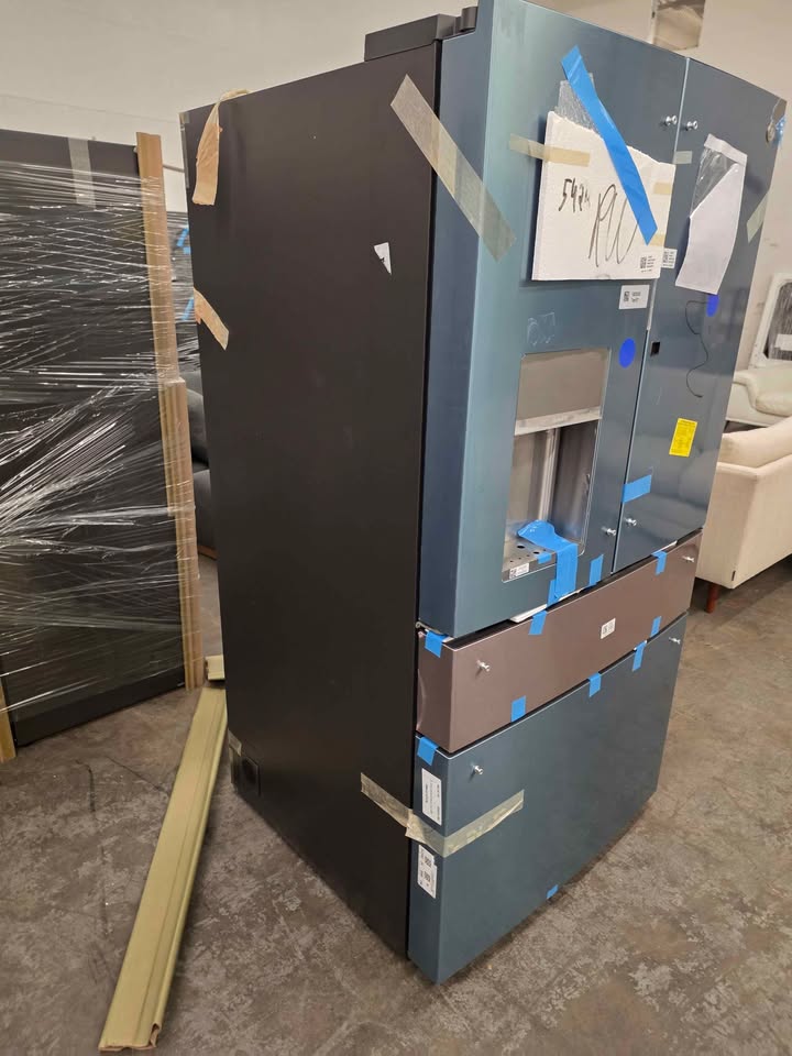 GE Profile 27.9 cu. ft. Smart 4-Door French Door Refrigerator with Door-in-Door in Fingerprint Resis - Image 7