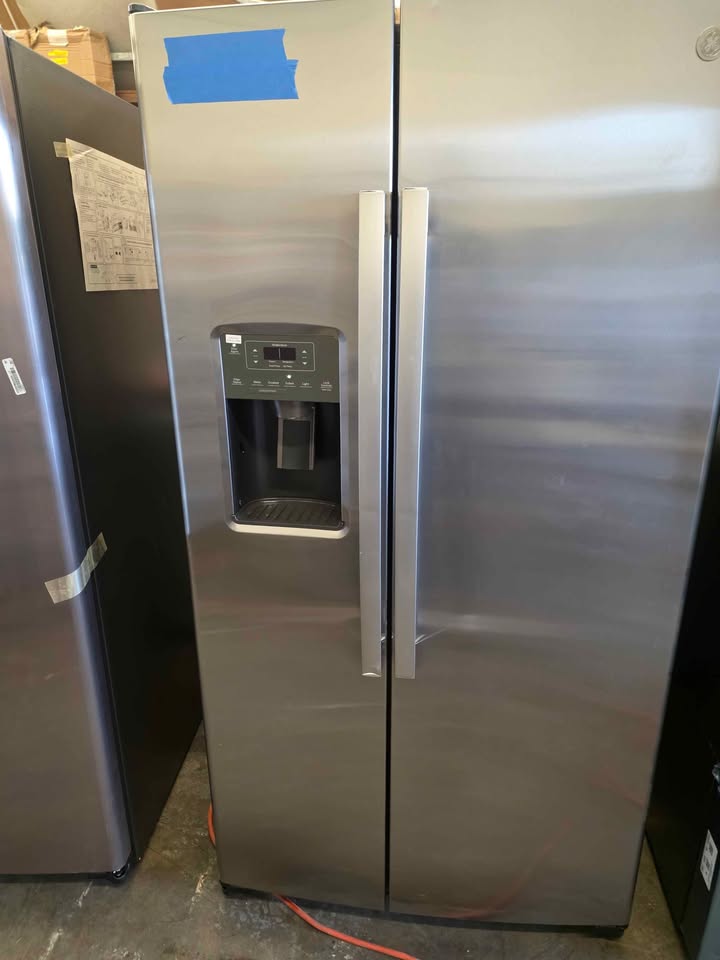 GE 25.3 cu. ft. Side by Side Refrigerator in Fingerprint Resistant Stainless Steel, Standard Depth - Image 5