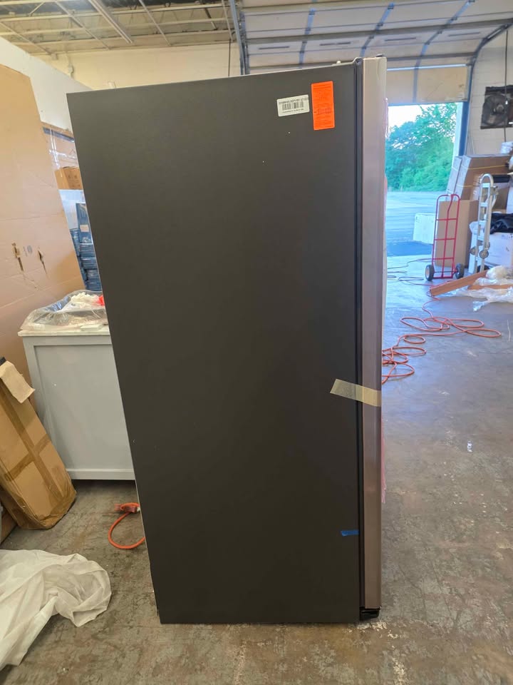 GE 25.3 cu. ft. Side by Side Refrigerator in Fingerprint Resistant Stainless Steel, Standard Depth, - Image 9