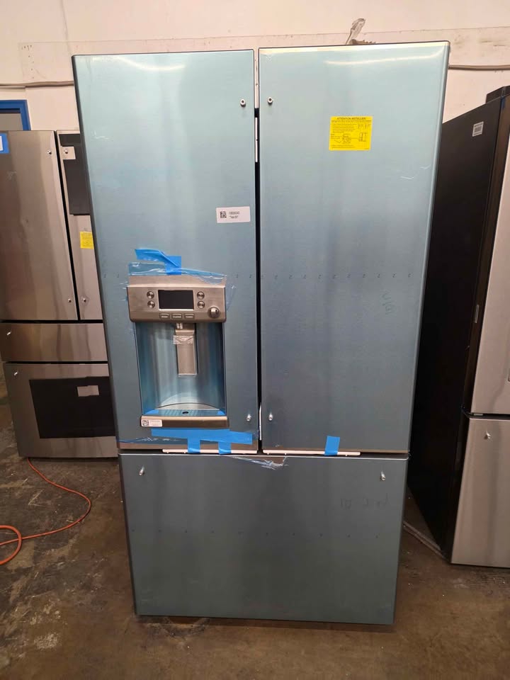 Cafe 27.8 cu. ft. Smart French Door Refrigerator with Hot Water Dispenser in Stainless Steel, Smart - Image 6