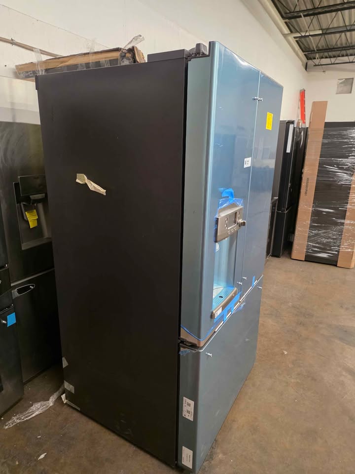 Cafe 27.8 cu. ft. Smart French Door Refrigerator with Hot Water Dispenser in Stainless Steel, Smart - Image 9