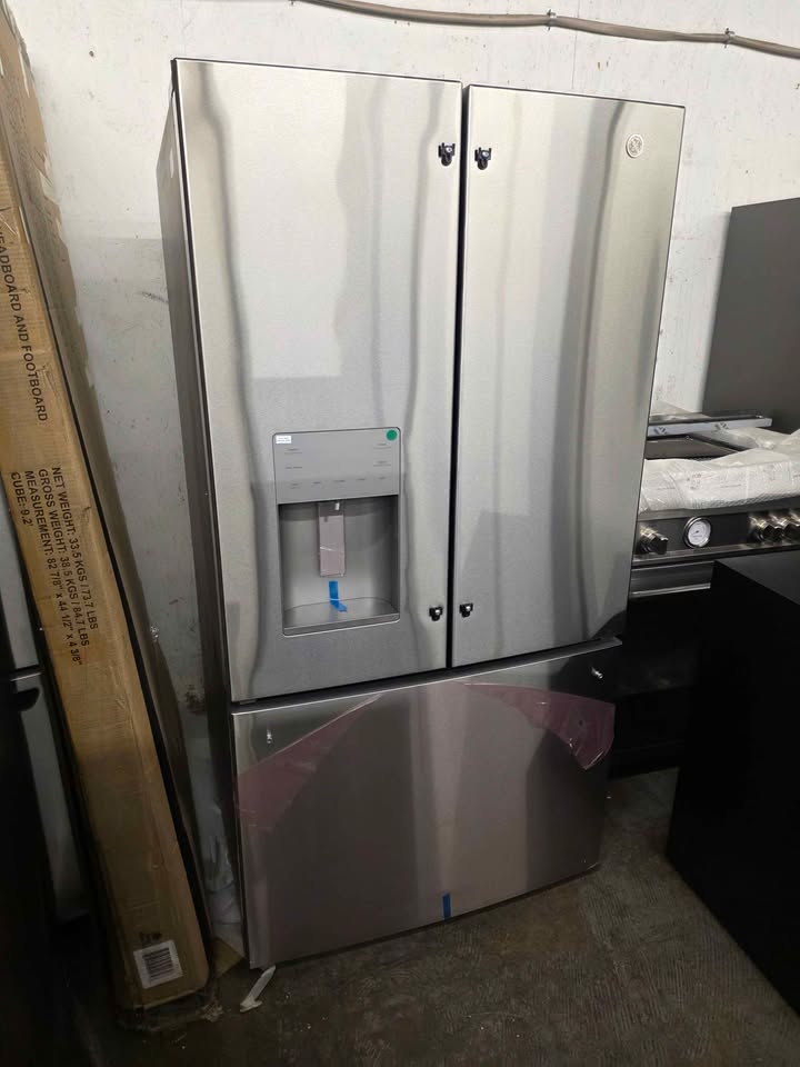 GE 25.6 cu. ft. French Door Refrigerator in Fingerprint Resistant Stainless Steel, ENERGY STAR - Image 6