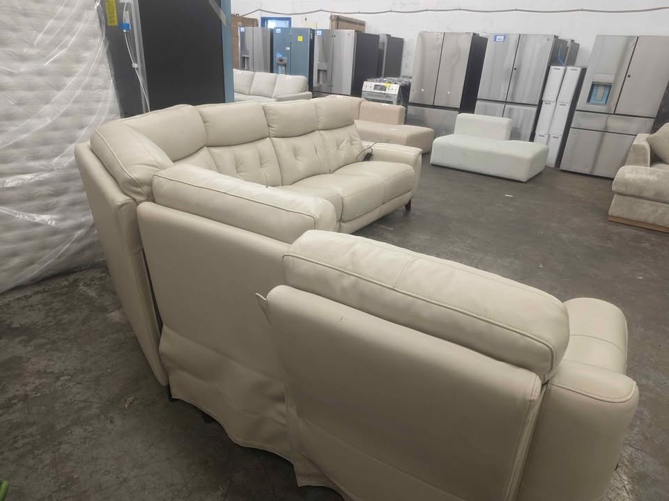 Malibu 4-piece Leather Power Reclining Sectional with Power Headrests ( Cream ) - Image 6