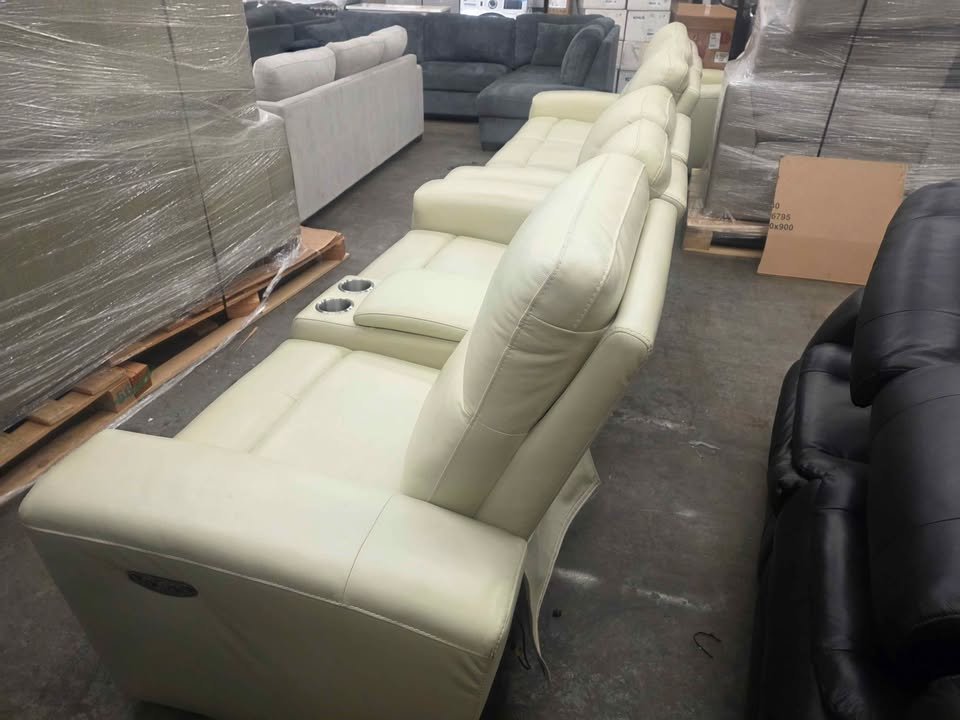 Keegan 3-piece Leather Power Reclining Set with Power Headrests ( Retails $5000.00 ) - Image 10