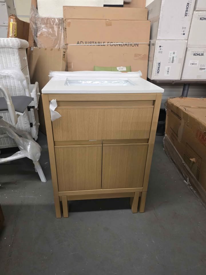 Kohler Solive 24" Bathroom Vanity with Sink and Quartz Top in Oak - Image 7