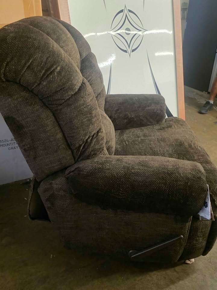 KingComfort 221 MACK RECLINER 221-94-21 ( Chocolate ) - Image 4