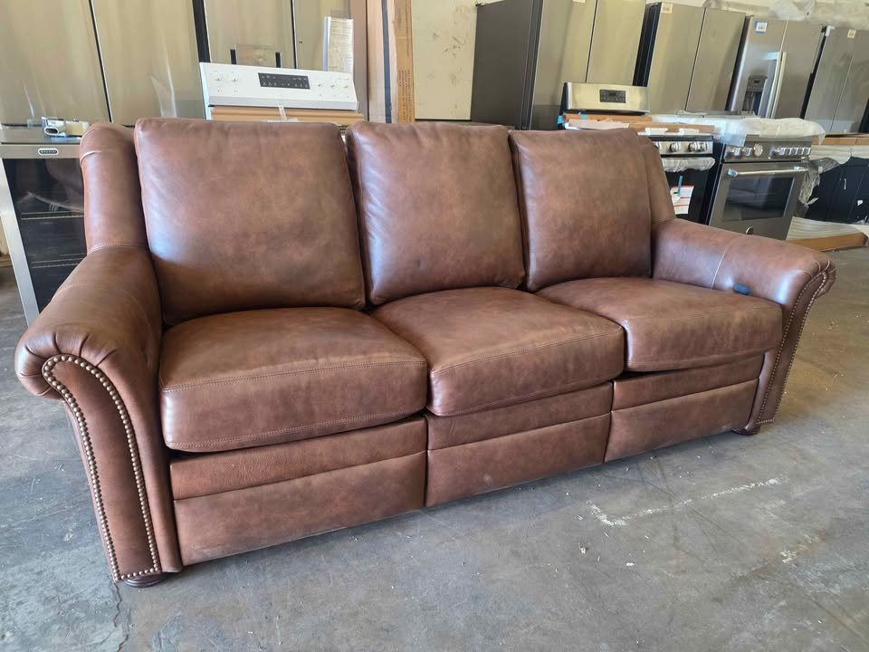 Bradington-Young 916-90 Whitaker Sofa – Full Recline at both Arms ( Retails $7000.00 ) - Image 3